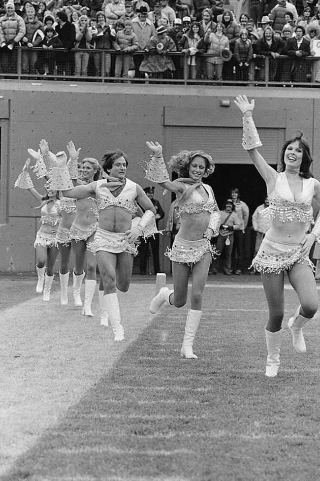 robin williams as cheer leader