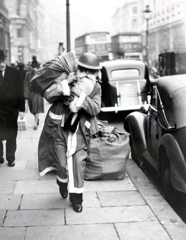 santa london blitz 1940