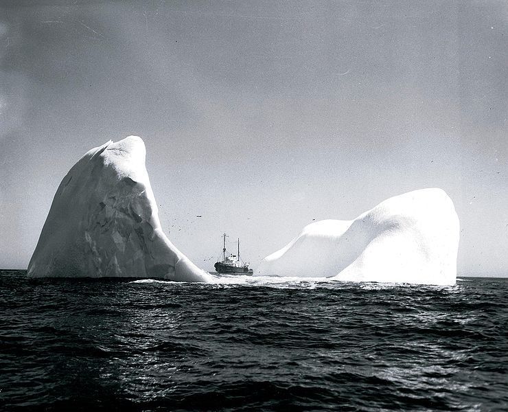 ship-on-iceberg