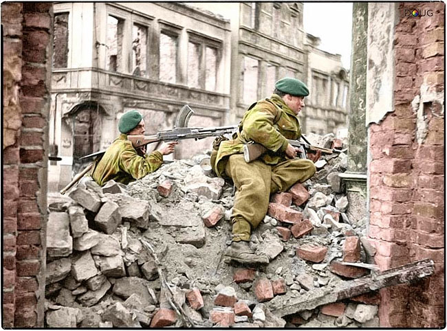 Daily History Picture: Troops in Reich Wreckage