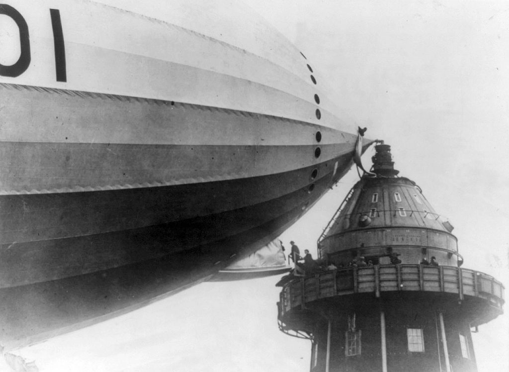 Daily History Picture: Catching an Airship