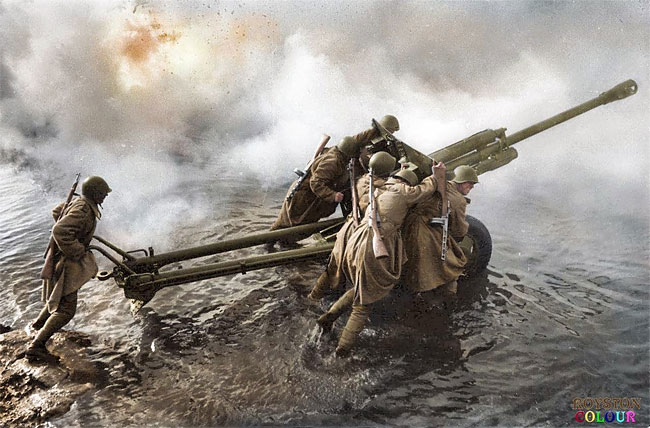 Daily History Picture: Artillery Forward