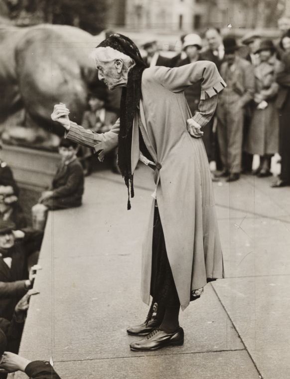 Daily History Picture Anti Fascist Lecturer Beachcombings Bizarre 