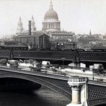 Daily History Picture: Crossing a London Bridge